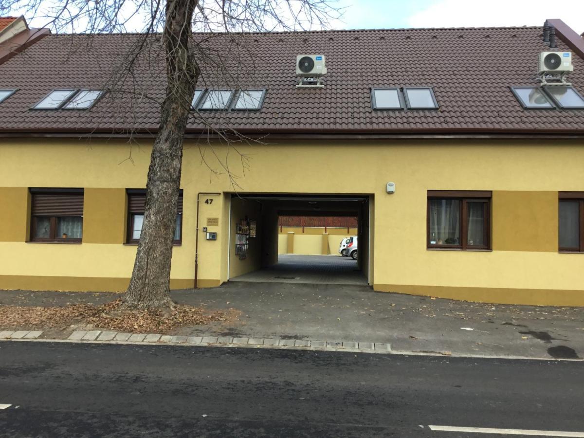 Balance Apartman Eger Luaran gambar